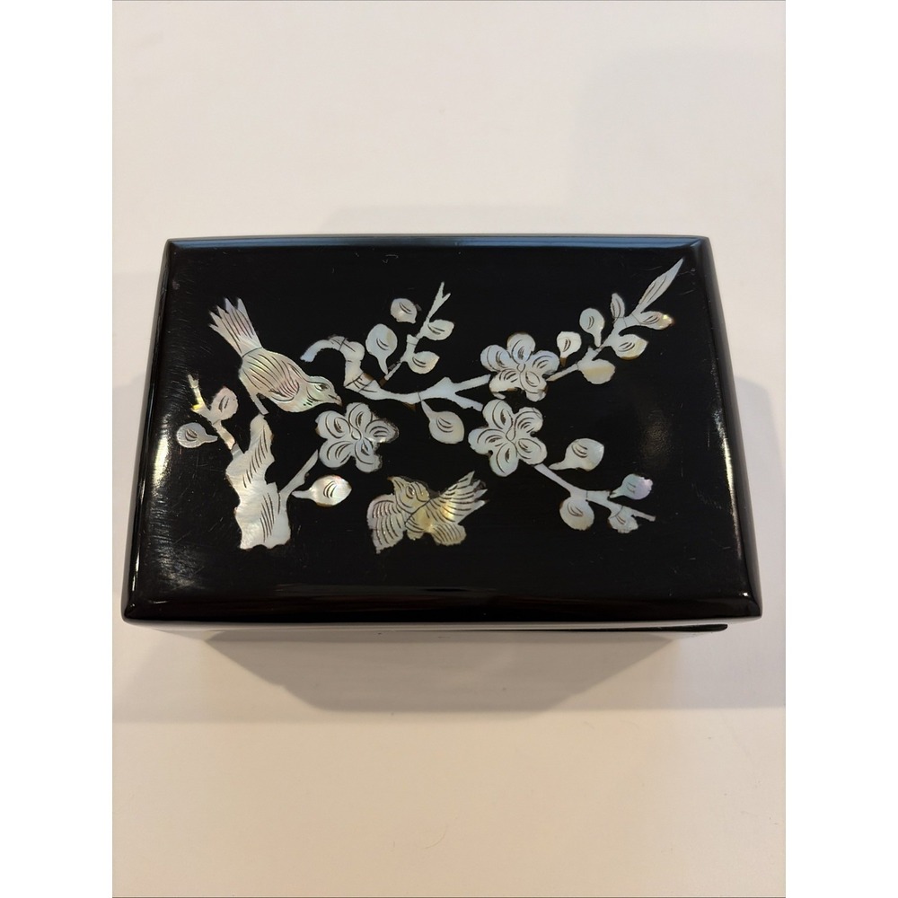 1930s Black Lacquered Mother Of Pearl Abalone Hinged Jewelry Box w/ Red Velvet